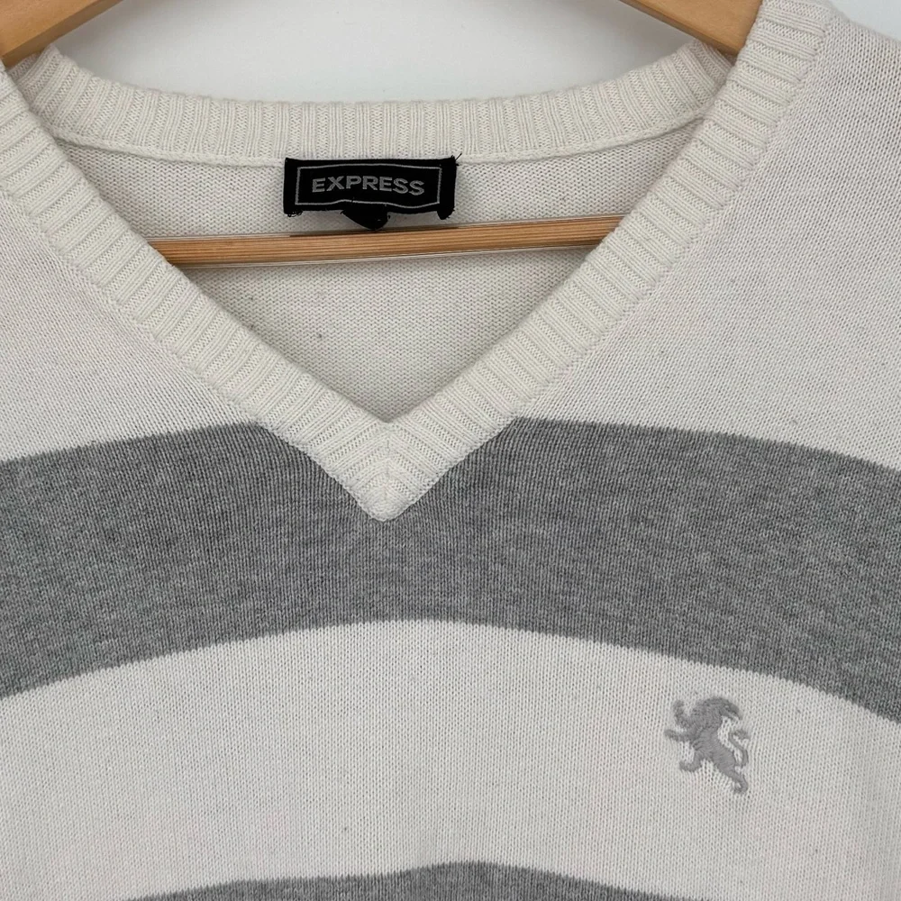 Men’s Express V-Neck Striped Sweater White & Gray Size Medium Preppy Office
